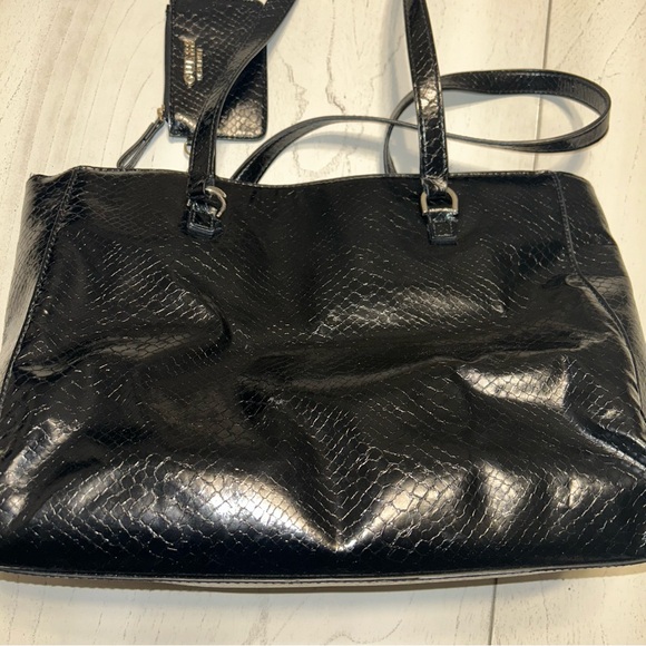 Guess Black Bag - Picture 13 of 16